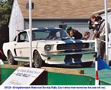 6S129 At Btidgehampton on Podium